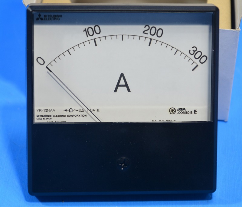 三菱電機　YR-10NAA　0-300A　300/5A　交流電流計（T28）