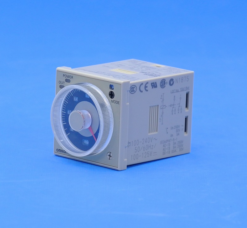 オムロン　H3CR-A8E　タイマー　1.2S to 300h　100-240VAC　100 TO 125 V DC　在庫処分品