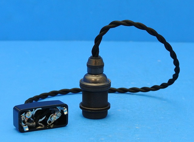 PEUN-E1716N-GR-B　E17黒金具ソケット（真鍮）　黒コードN（ねじり電線）　グリップ仕様（引掛シーリング仕様）