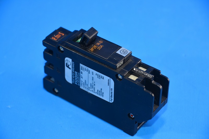 富士電機　F52QSR　2P2E（R-S）20A　電灯分電盤用ブレーカ コンパクトツイン