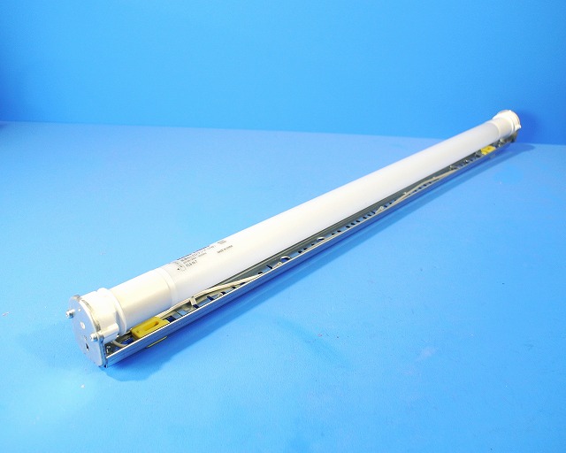 LED直管ランプ用ソケット付サッシ K型 片側２本リード線　LEDランプ（片側給電） 6500K（昼光色）付き　