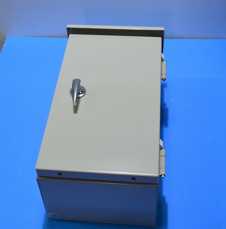 河村電器 プラボックス グレー(マンセルN-4近似) 屋根付 ABS樹脂製 ドア付 SPNO 5030-18G - 1