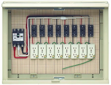 未来工業（MIRAI)　17A-8C7　ELB組込品　（ベージュ色）　屋外電力用仮設ボックス　（漏電しゃ断器・分岐ブレーカー・コンセント内蔵）