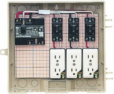 未来工業（MIRAI)　12-3C　ELB組込品　（ベージュ色）　屋外電力用仮設ボックス　（漏電しゃ断器・分岐ブレーカー・コンセント内蔵）