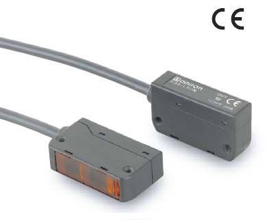 オムロン　E3S-LS3PW-M5J　0.3M　基板センサ　限定反射形　コネクタ中継タイプ(M12)　検出距離10-60mm　PNP出力