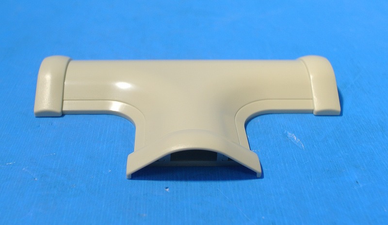 マサル工業　GAT23（ミルキーホワイト）　Ｔ型ブンキ　2号　ガードマンII付属品(床面用配線モール)