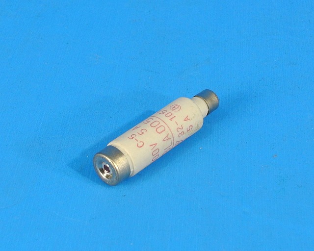 富士電機　BLA005　栓形ヒューズ ヒューズリンク(ヒューズ筒)　定格電流(5A)（549）