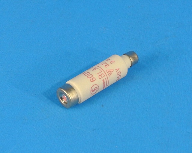 富士電機　BLA003　栓形ヒューズ ヒューズリンク(ヒューズ筒)　定格電流(3A)（548）