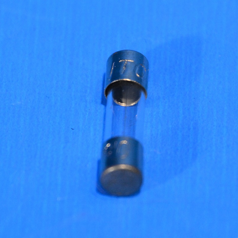 伊藤製作所　0.5A　250V　10本　ミニガラス管ヒューズ　(5.2Φ× 20mm)　